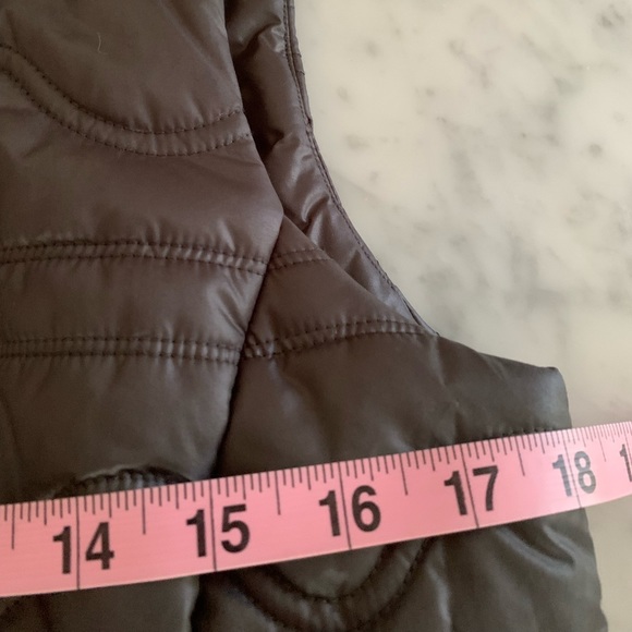 Lole quilted design vest in a fab green|grey colour, lightweight size S - Picture 12 of 13